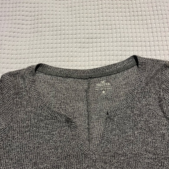 HOLLISTER - Gray Knit Long Sleeve Top - Picture 4 of 7